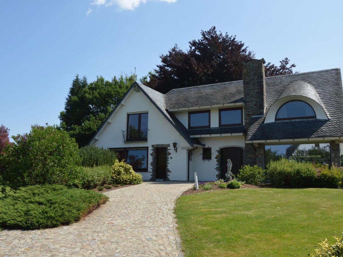 Elegant Villa In Stavelot With Fitness Playroom מראה חיצוני תמונה