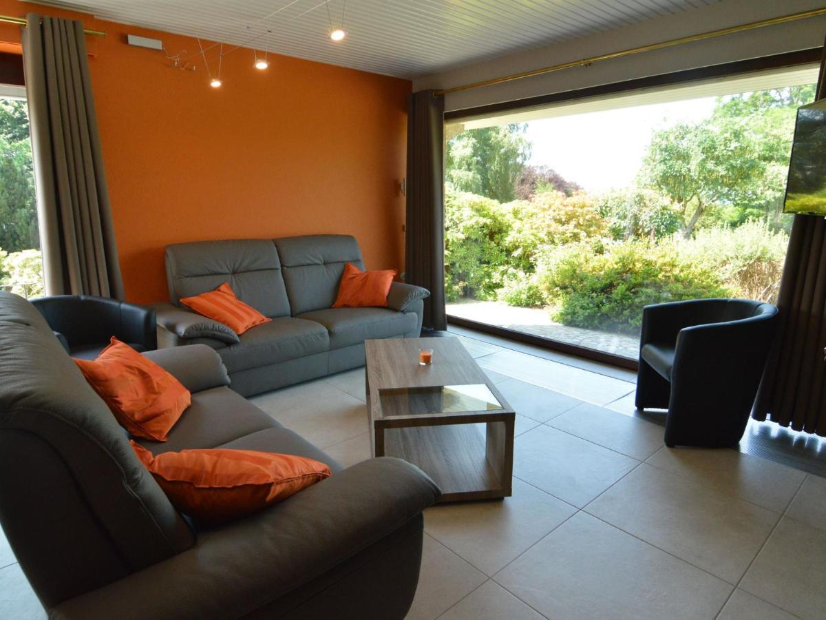 Elegant Villa In Stavelot With Fitness Playroom מראה חיצוני תמונה